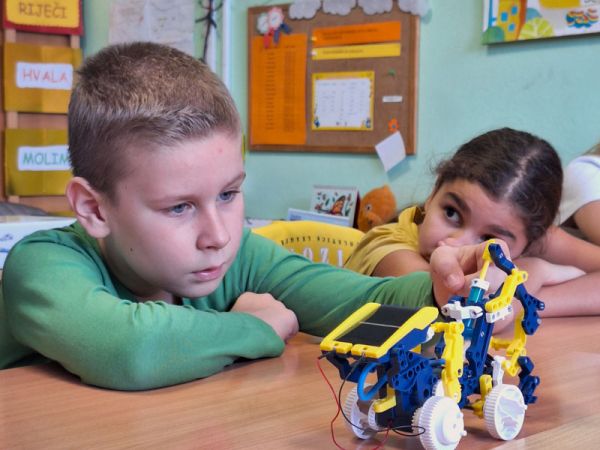 STEM avantura u Dugoj Resi približila djeci robotiku i elektromagnetizam