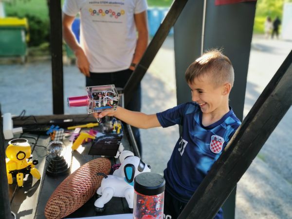 STEM avantura u Ozlju!