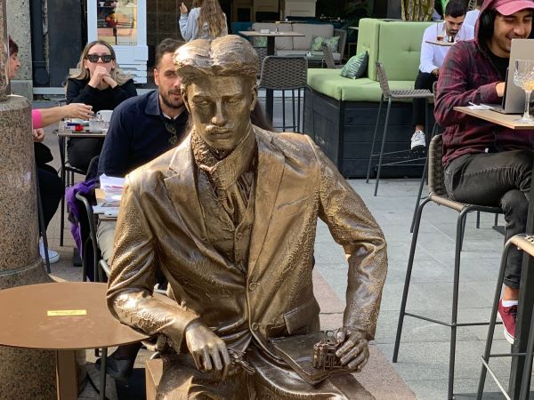 Sit and meet Nikola Tesla