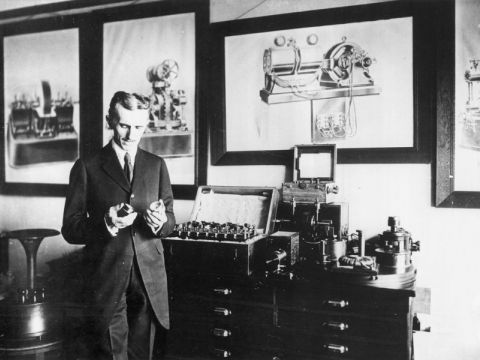 Nikola Tesla Network - Nikola Tesla Dies in New York at 86