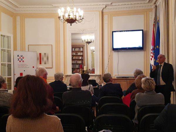 [Darko Žubrinić Lecture in the Hall of the Embassy of the Republic of Croatia in Paris]